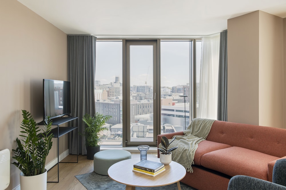 Apartment, 2 Bedrooms - Photo 1