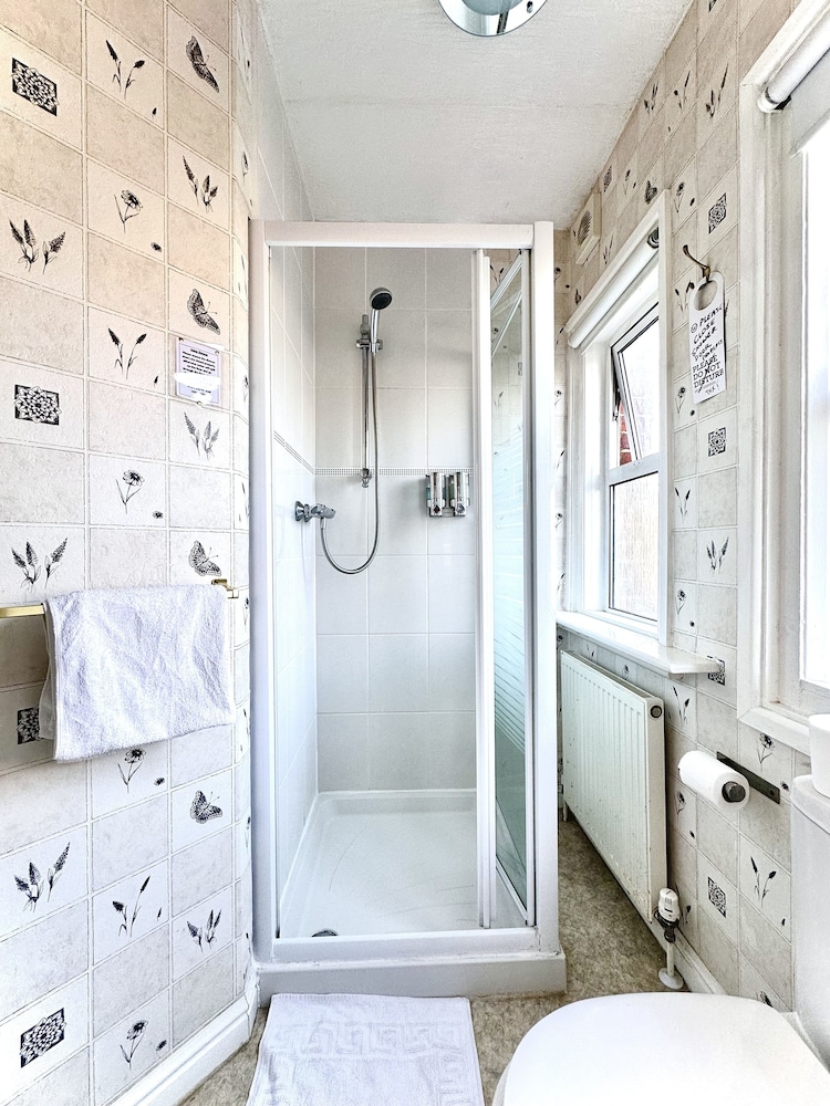 Double or Twin Room, Ensuite - Photo 14