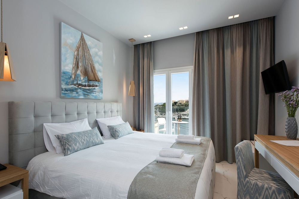 Double or Twin Room, Partial Sea View