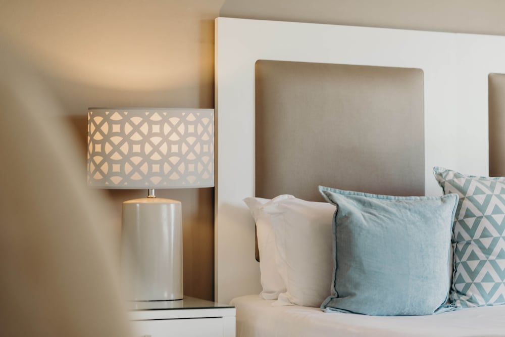 Luxury Room, Balcony - Photo 4