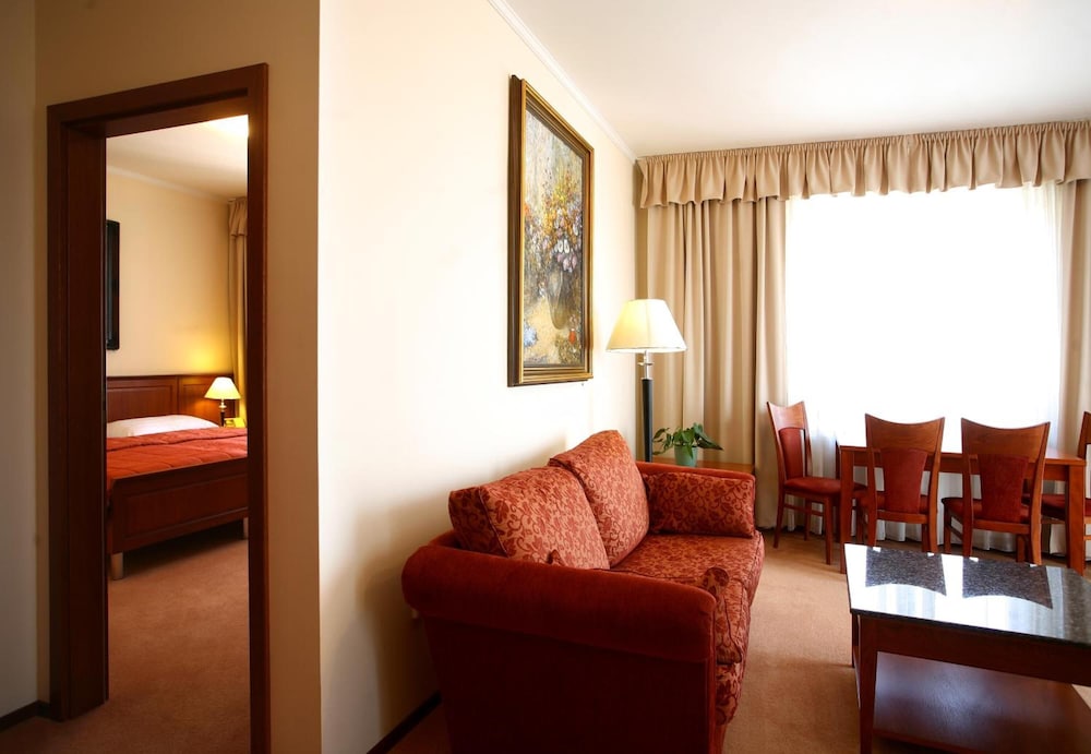 Suite - Photo 6