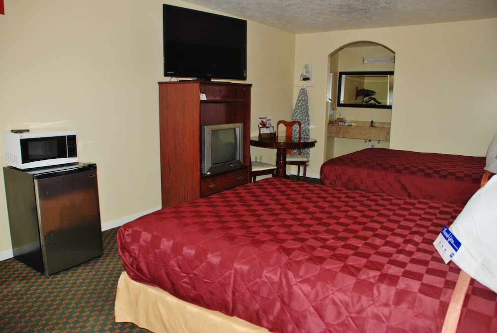 Room, 2 Double Beds - Photo 2