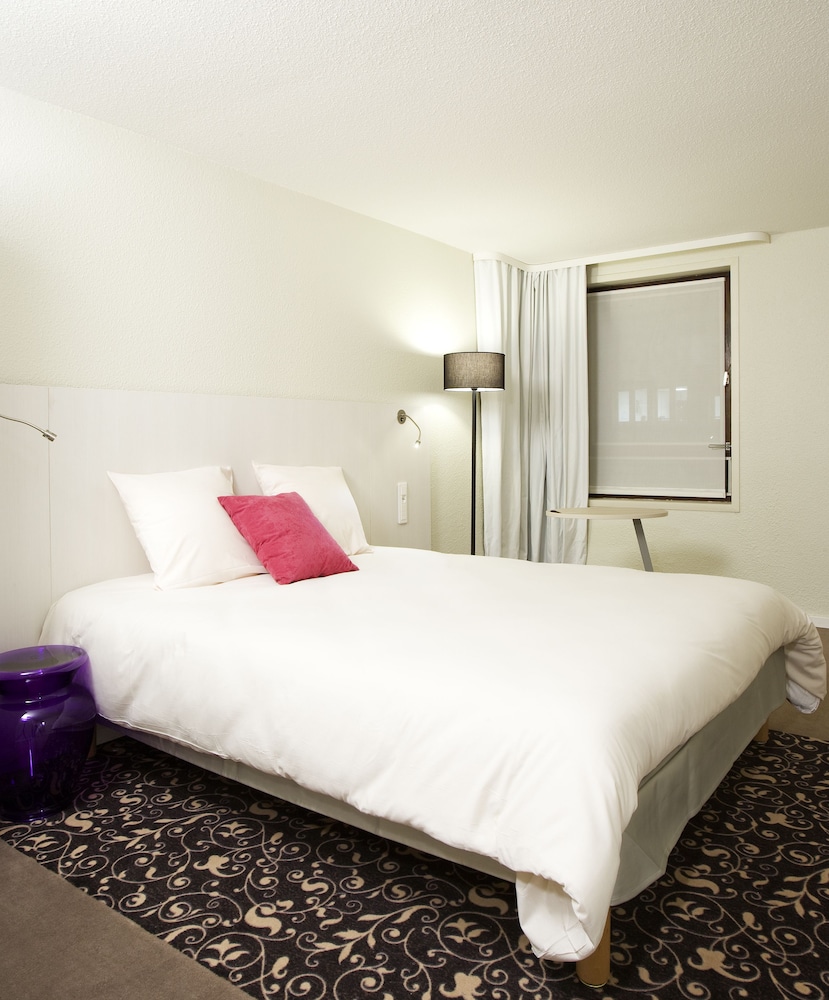 Standard Room, 1 Double Bed with Sofa bed, Accessible photo 2
