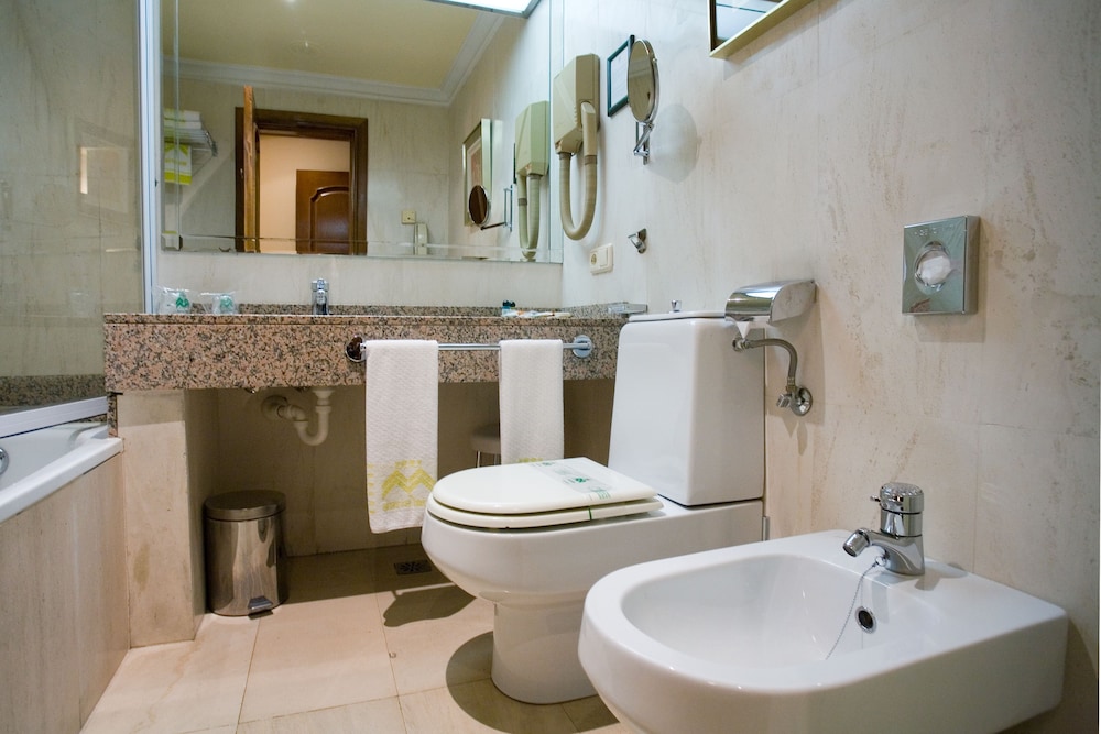 Double Room - Photo 17