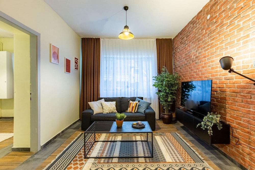 Apartment photo 2
