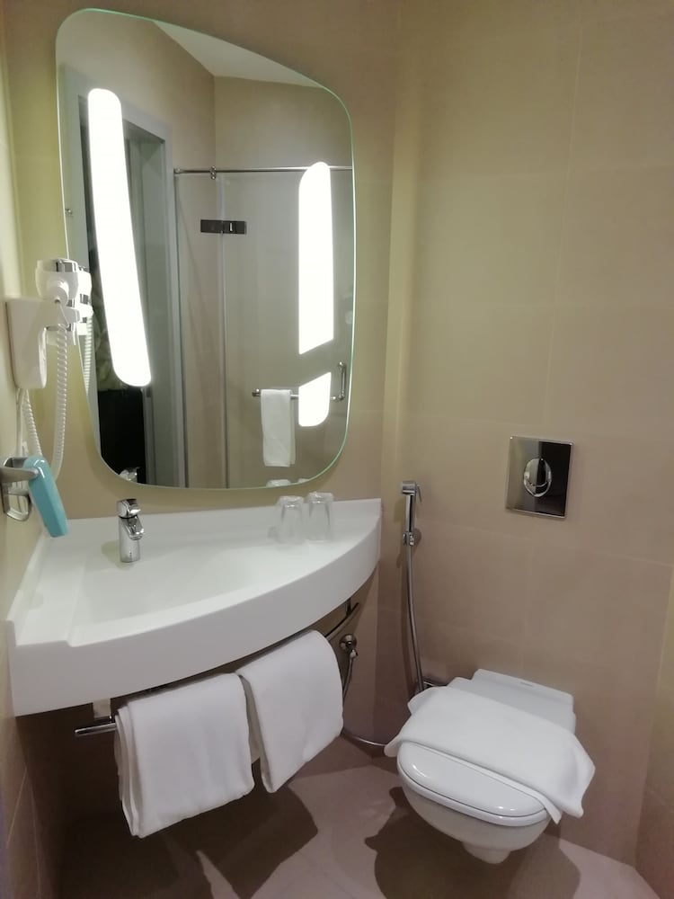 Standard Room, 2 Twin Beds - Photo 7