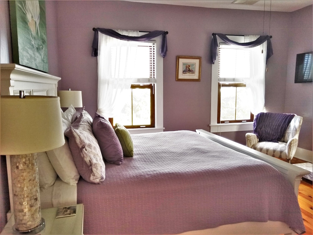 Junior Double Room Single Use, Private Bathroom (Starfish) photo 3