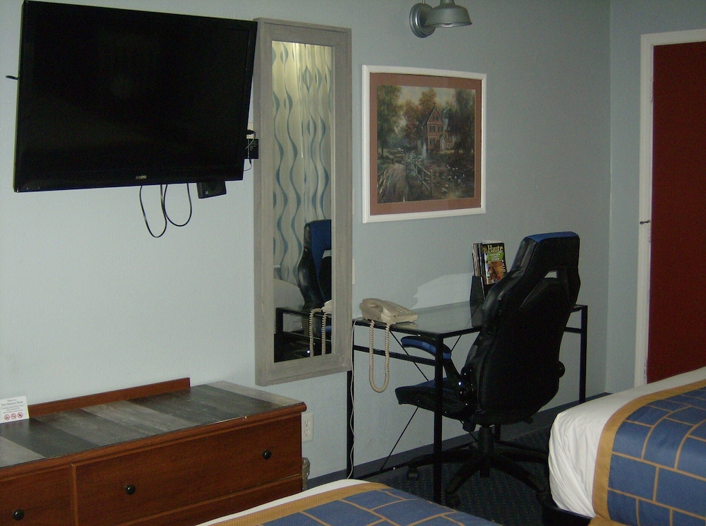 Room, 2 Double Beds - Photo 3