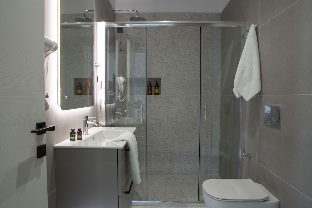 Executive Suite, City View photo 3