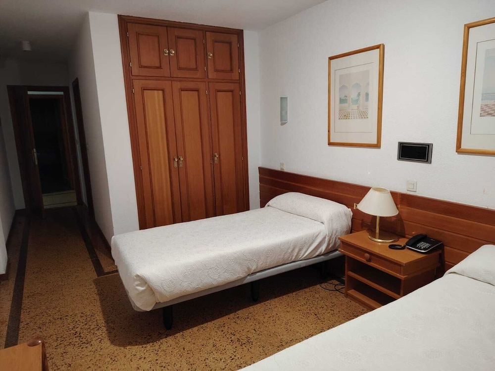Basic Double or Twin Room, Mountain View