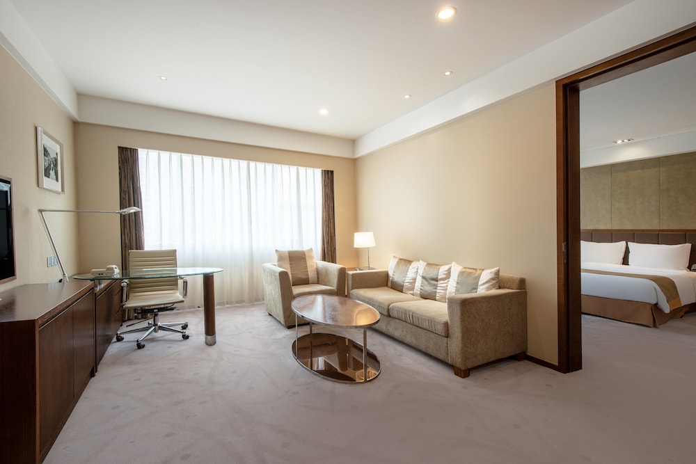 Suite, 1 Bedroom (Living Area) - Photo 5