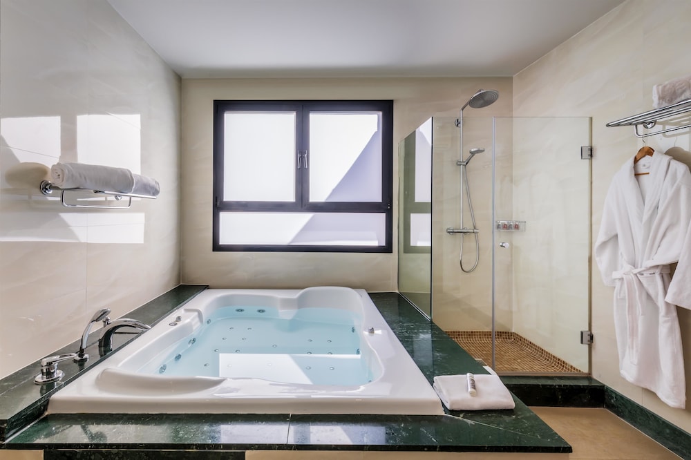Junior Suite, Terrace (Hot Tub) photo 3