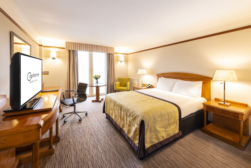 Club Room, 1 King Bed - Photo 1