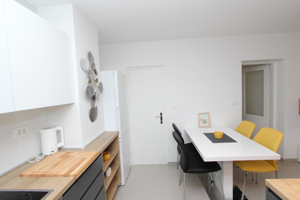 Apartment, 2 Bedrooms - Photo 17