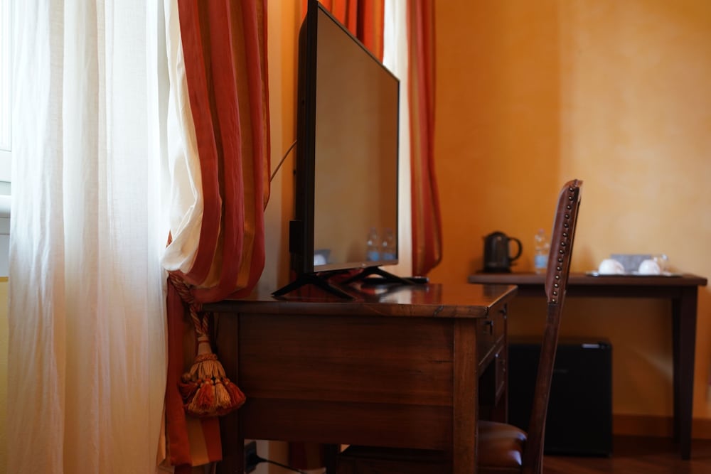 Standard Double Room, 1 Double Bed, Lake View photo 2