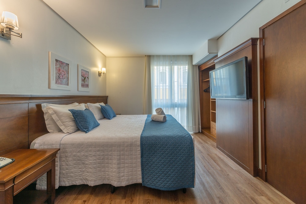 Deluxe Double or Twin Room, Accessible