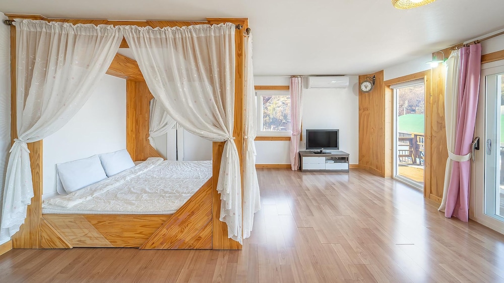 Basic Room, 1 Bedroom (Peppermint) - Photo 1