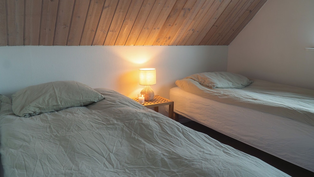 Basic Twin Room, City View photo 1