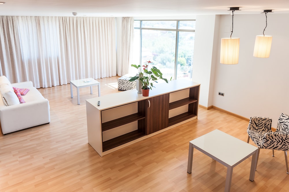 Suite - Photo 7