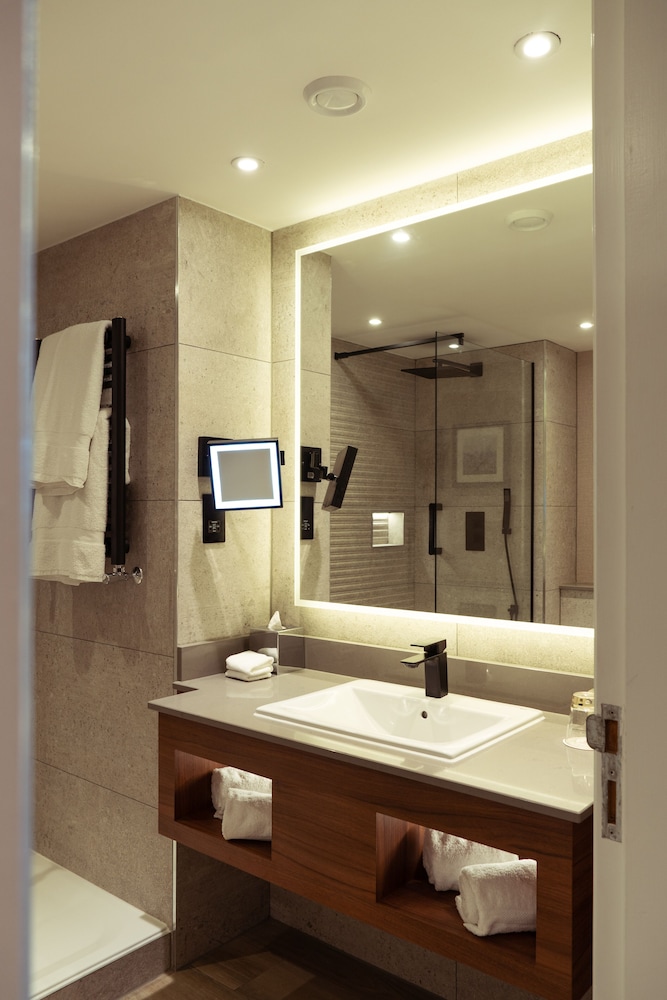 Executive Room, 1 King Bed - Photo 3