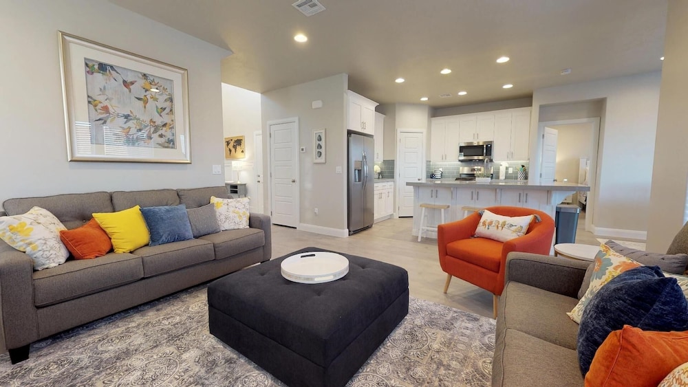 Townhome, 4 Bedrooms