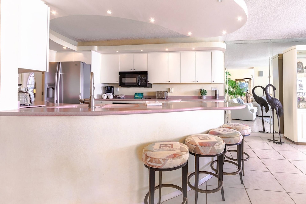 Condo (Siesta Breakers Penthouse on the Beac) photo 2