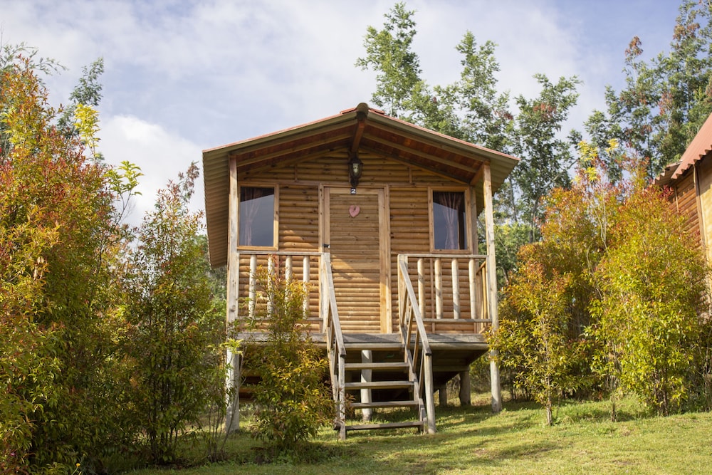 Basic Cabin, 1 Double Bed, Private Bathroom, Lake View photo 1