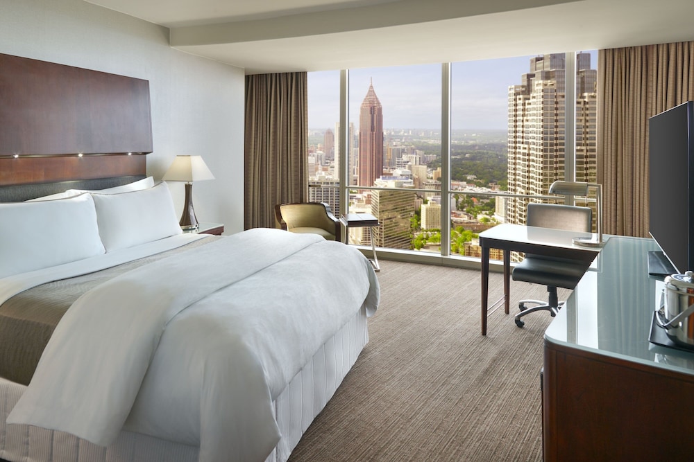 Deluxe Room, 1 King Bed - Photo 1