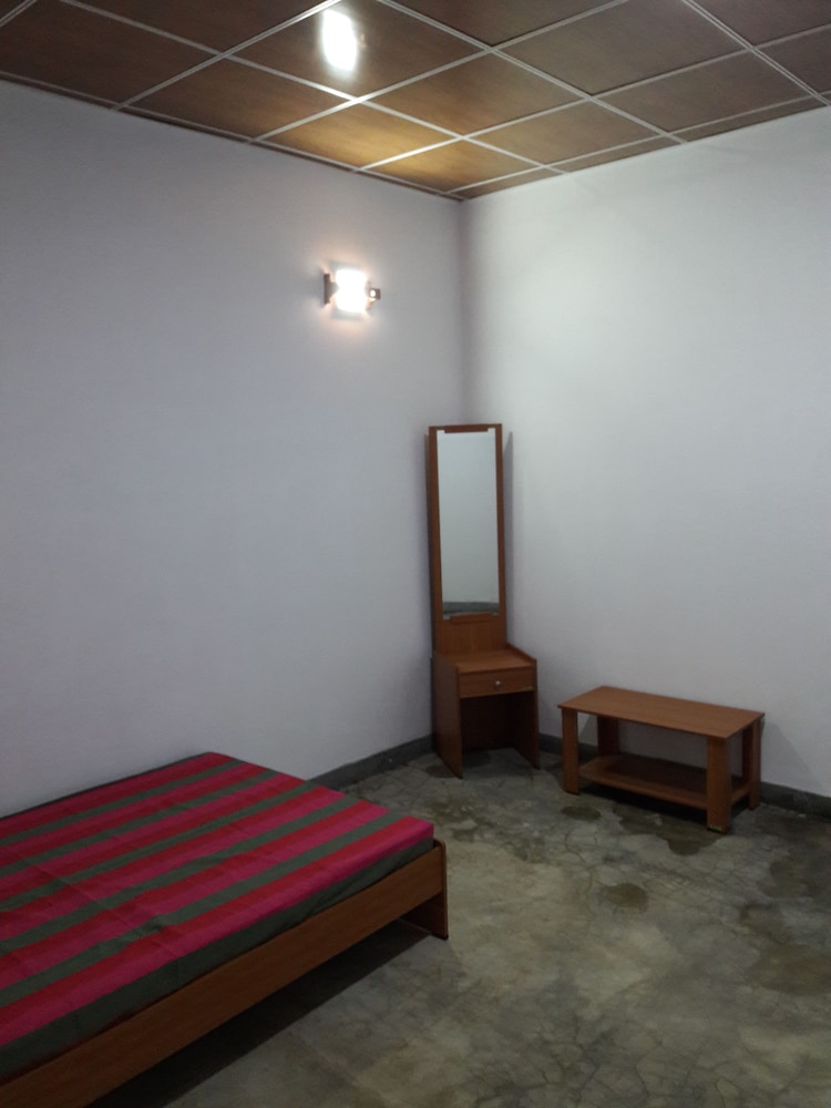Basic Double Room, 1 Double Bed, Non Smoking photo 1