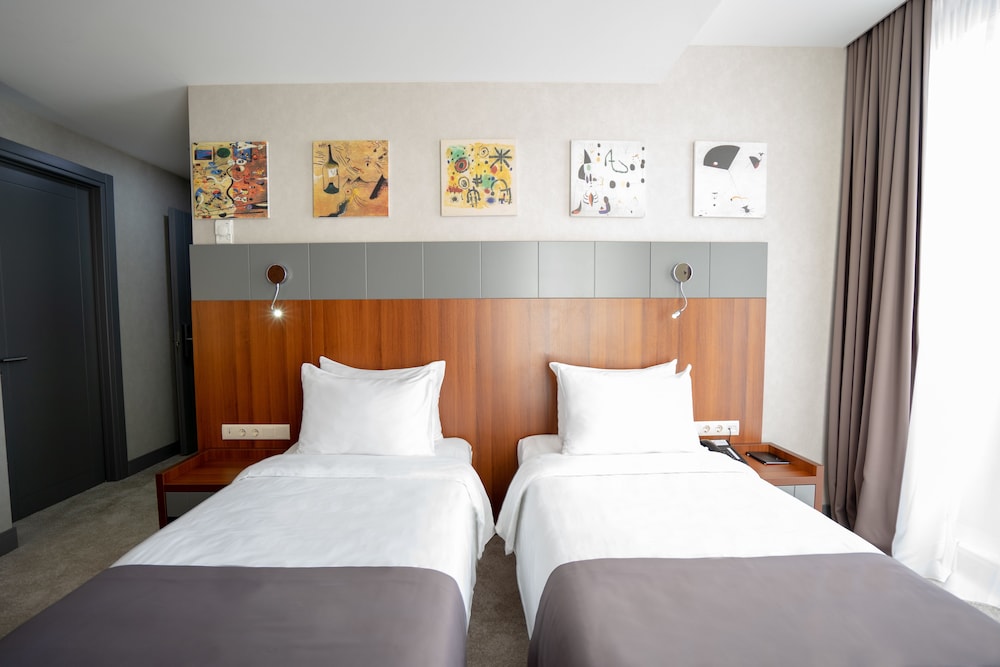 Standard Double Or Twin Room, Non Smoking, City View photo 1