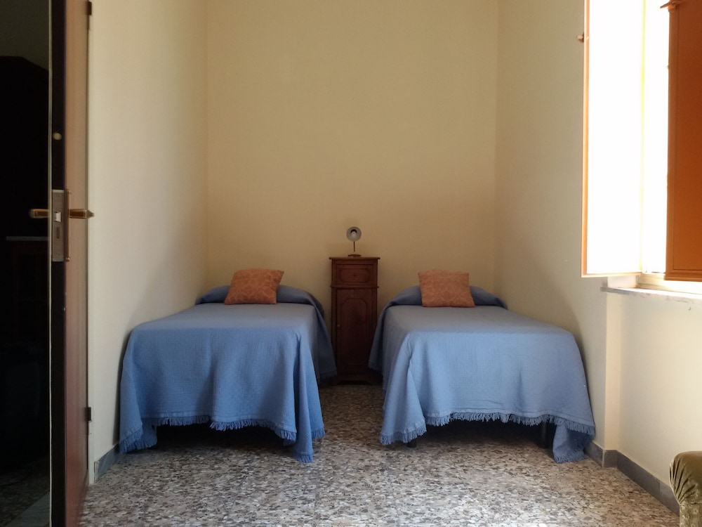 Twin Room photo 1