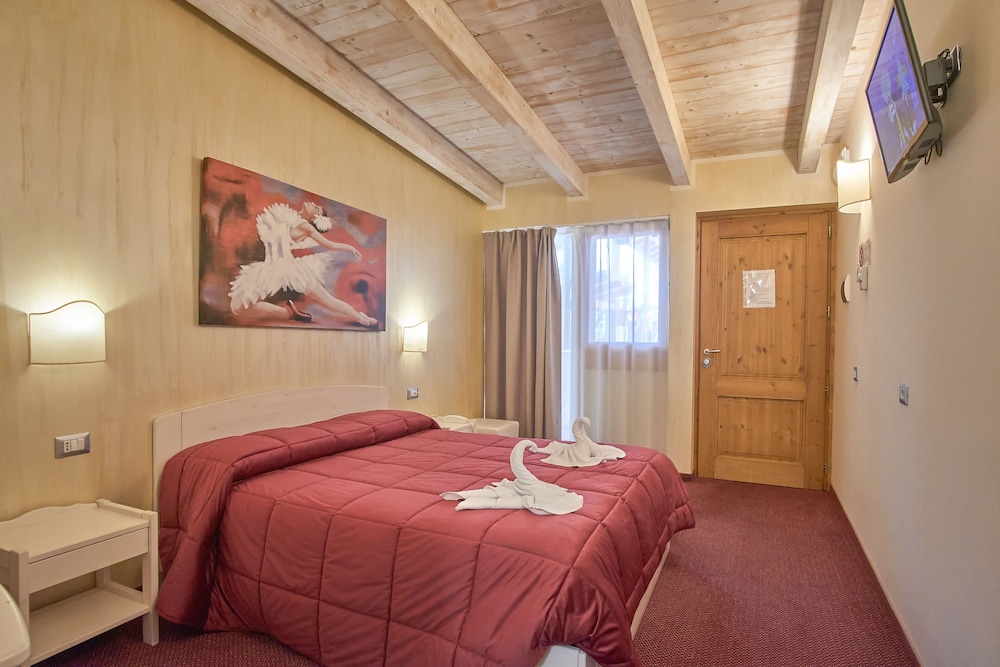 Deluxe Room, 1 Double Bed photo 3