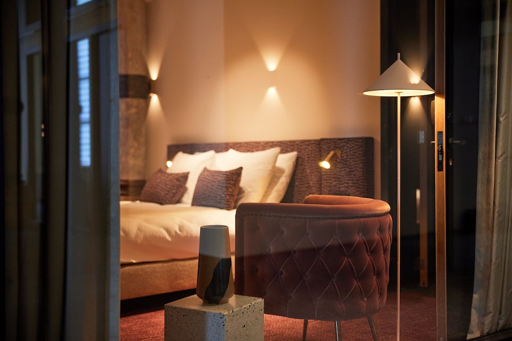 Grand Quadruple Room, Bathtub photo 1