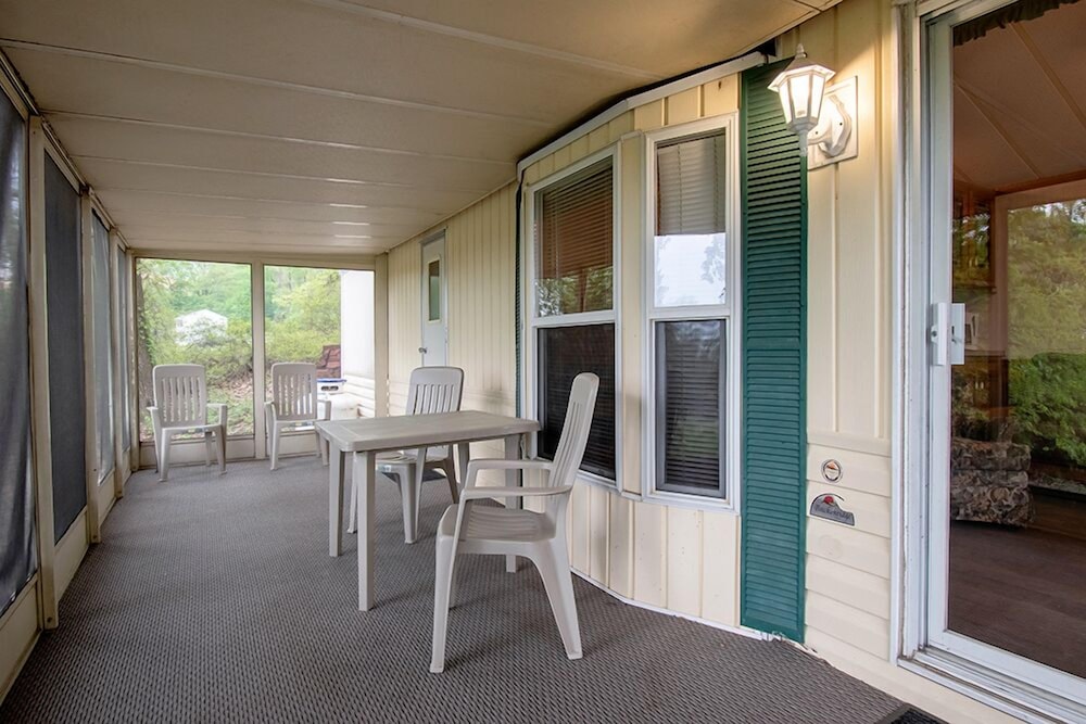 Cabin, 1 Bedroom, Non Smoking, Kitchen (Linens Not Provided) photo 2