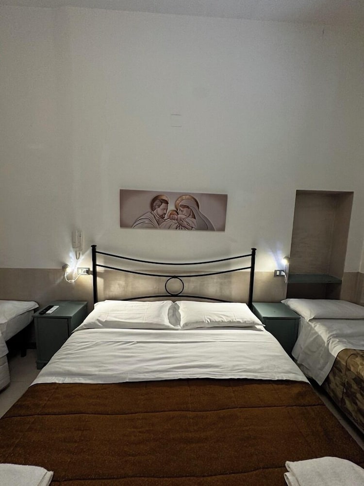 Basic Quadruple Room