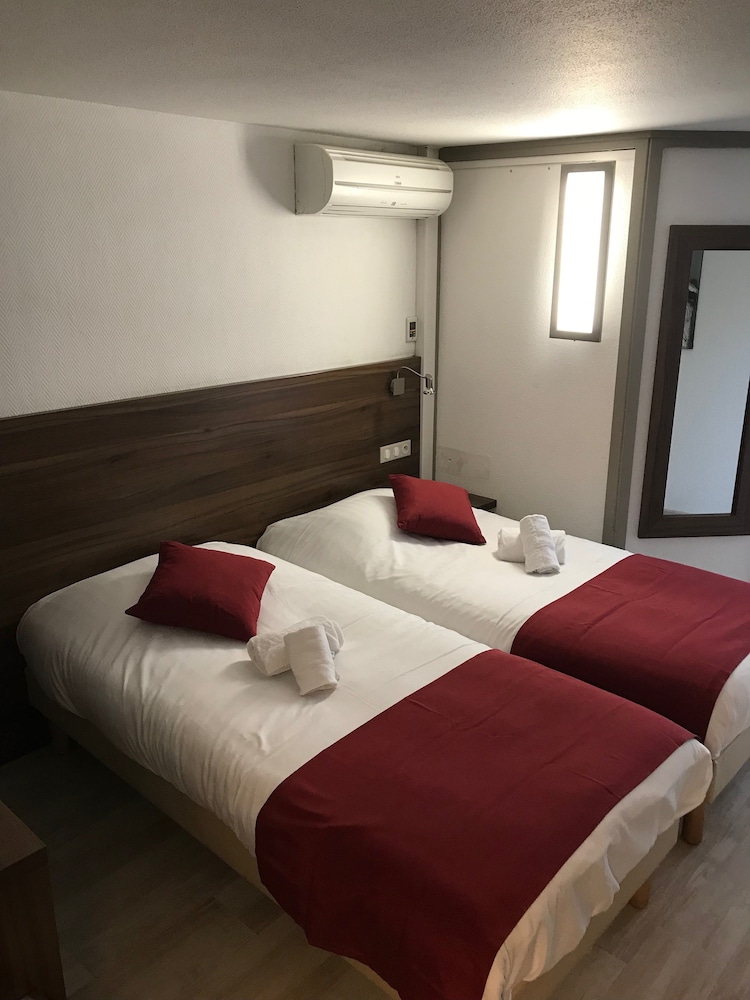 Standard Double or Twin Room photo 2