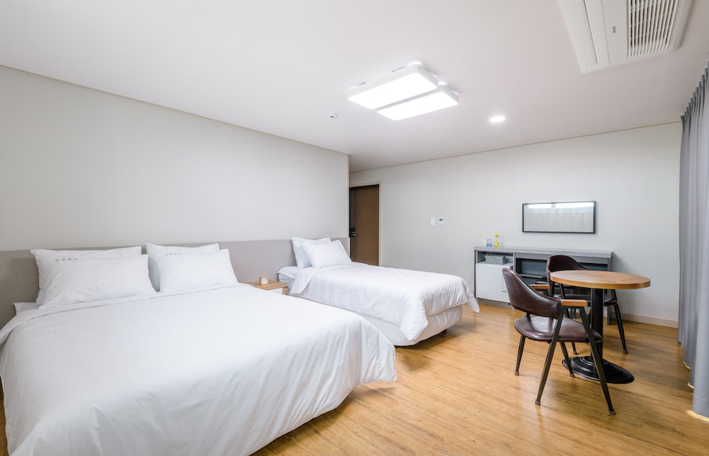 Room (For 3) photo 1