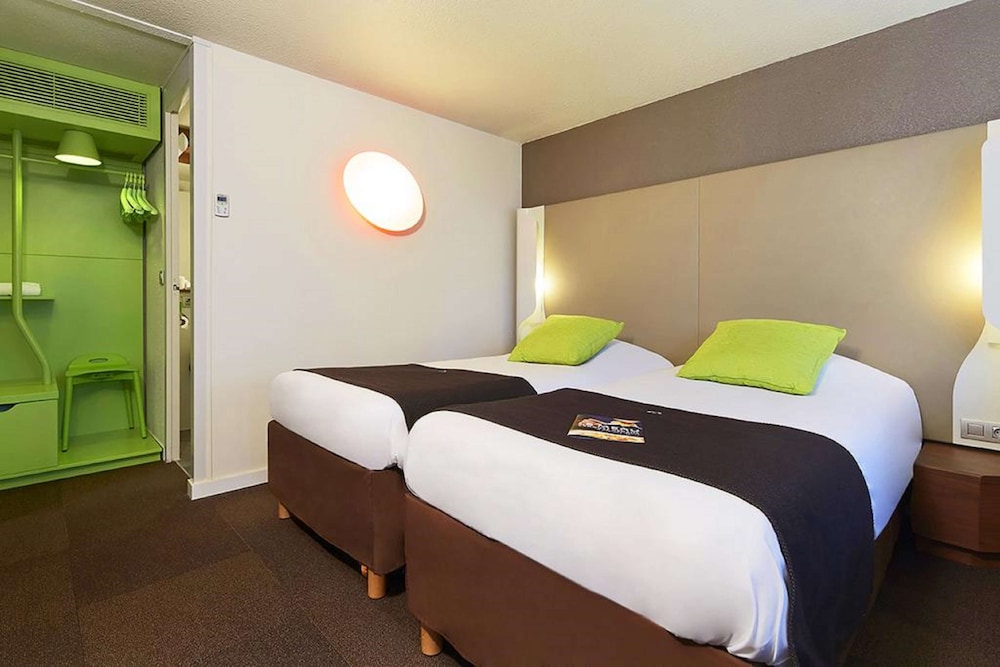 Next Generation, Room, 2 Twin Beds thumbnail 5