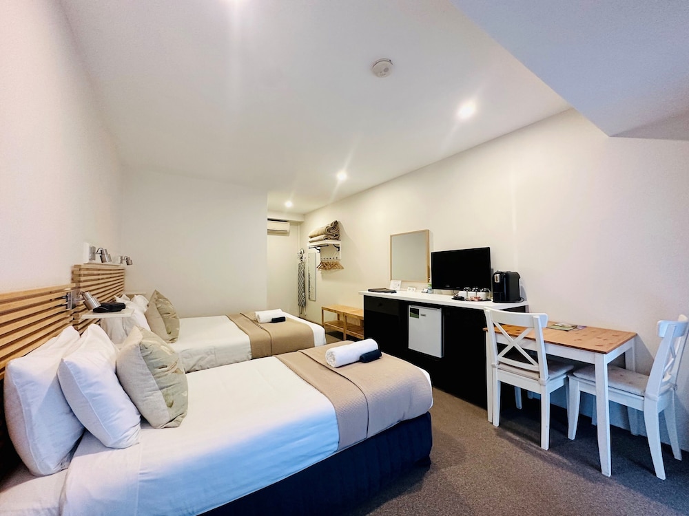 Courtyard Twin Room photo 2
