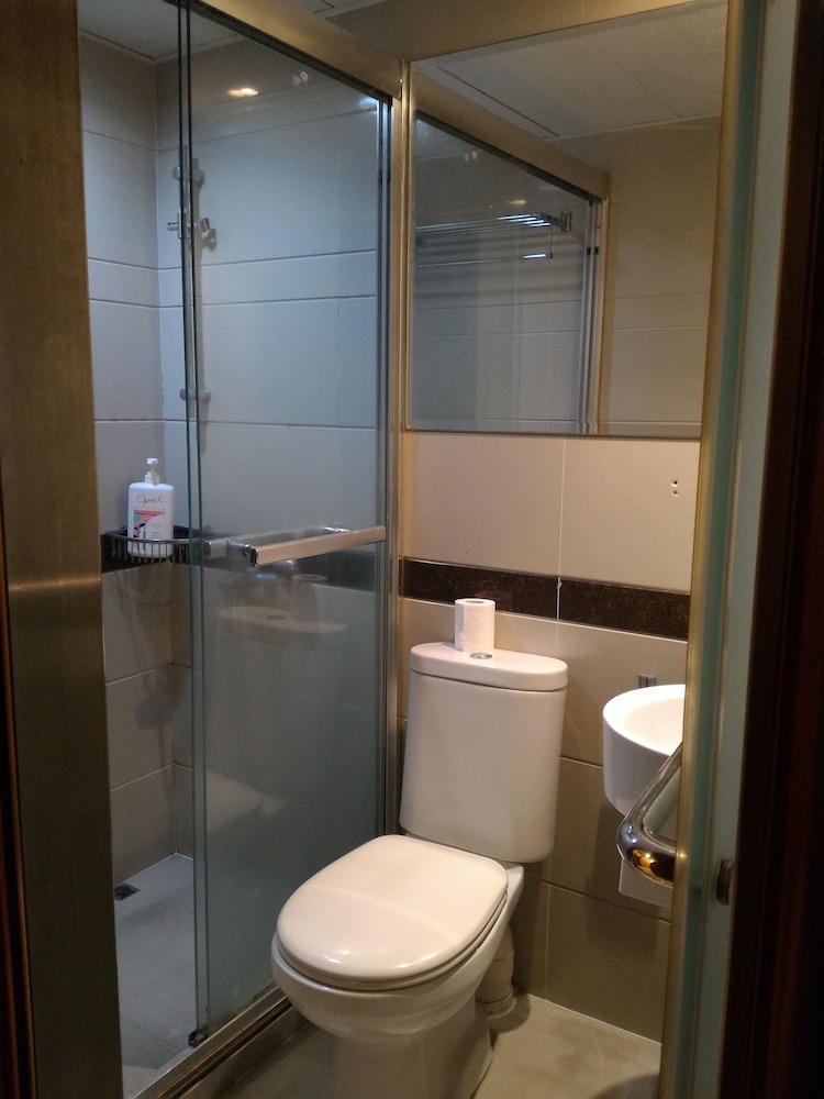 Deluxe Triple Room(with Window) photo 2