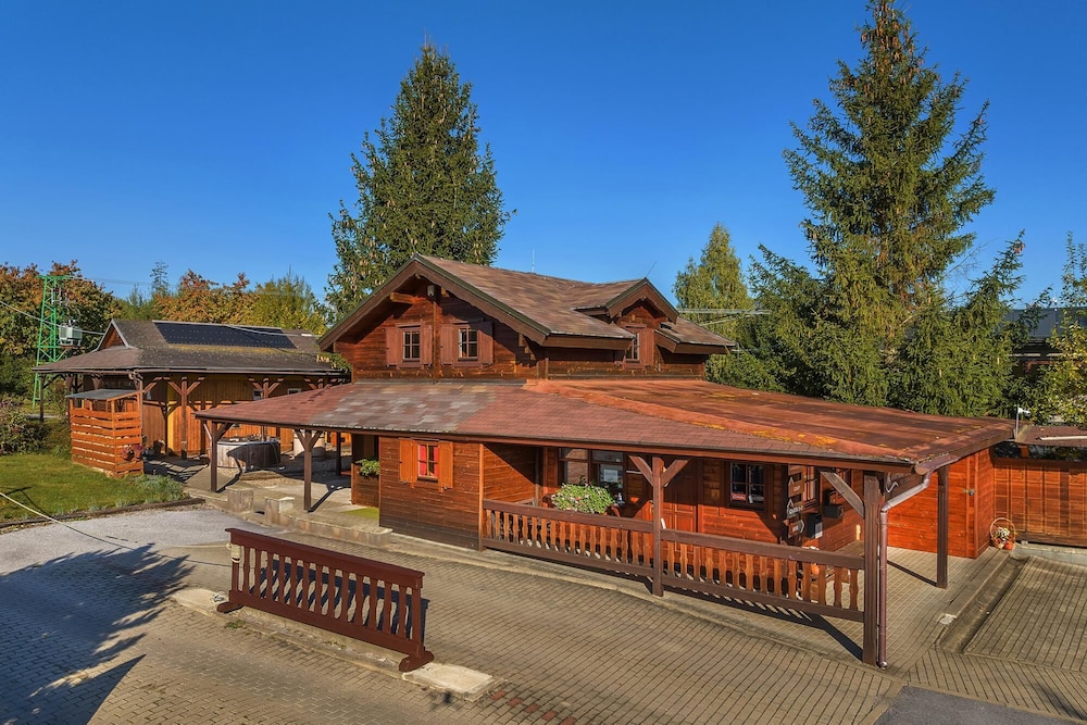 Villa photo 2
