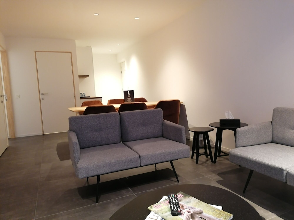 Family Suite, 4 Bedrooms, Garden View, Garden Area photo 2