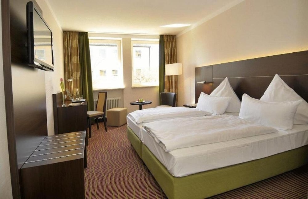Standard Twin Room - Photo 3