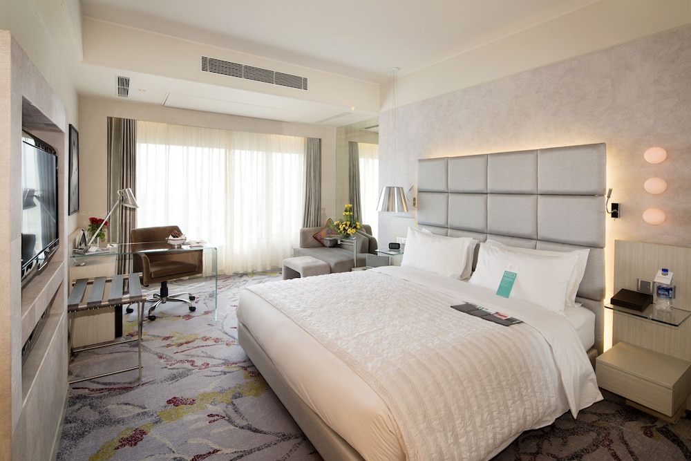 Executive Suite, 1 Bedroom - Photo 5