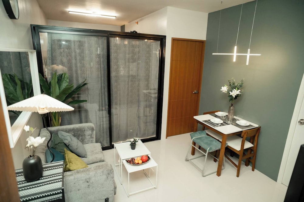 Condo, 2 Bedrooms, Accessible, Smoking photo 3