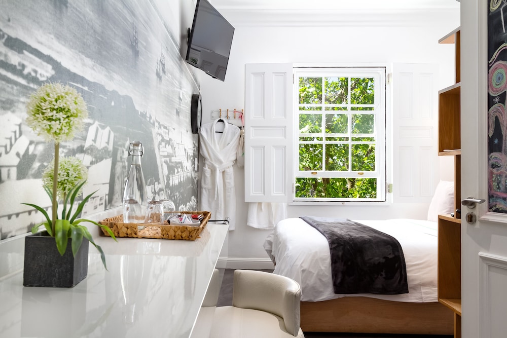 Suite (Mondrian) photo 2