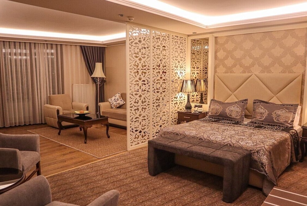 Suite Room with Jacuzzi
