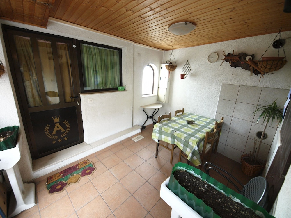Studio (Ivo - town center, 40m from the sea -)