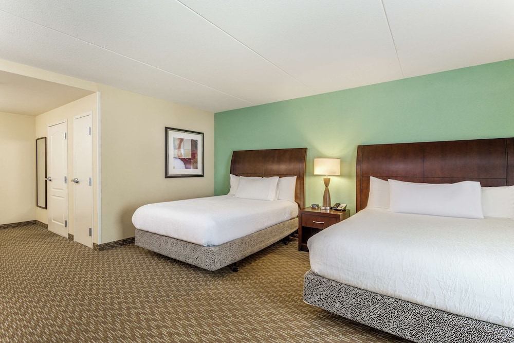 Room, 2 Queen Beds, Accessible, Non Smoking - Photo 1
