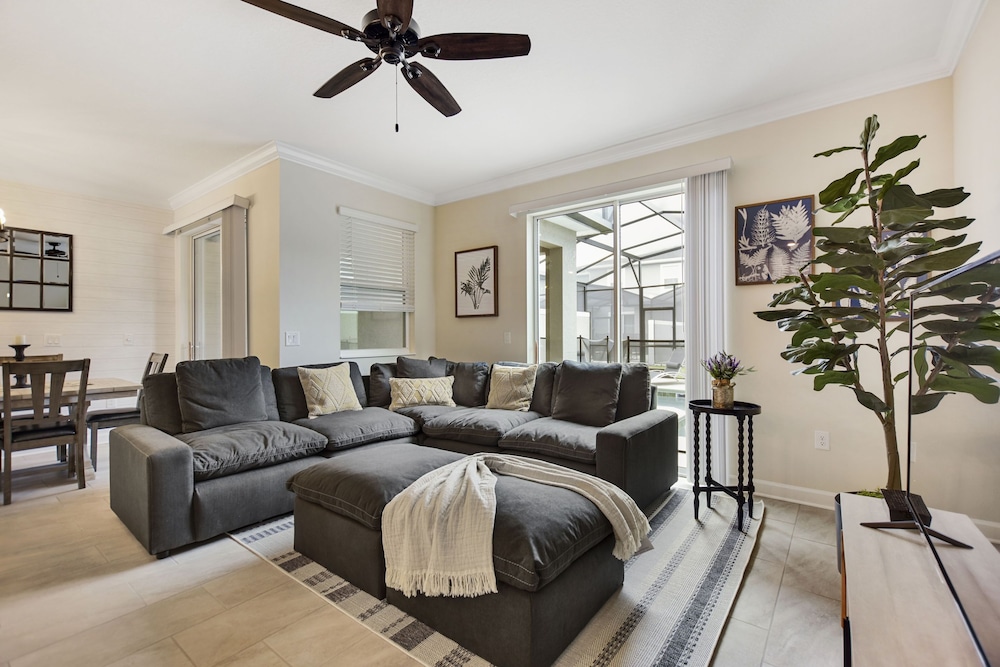 Apartment (Barefoot Breeze - Storey Lake by Shin)